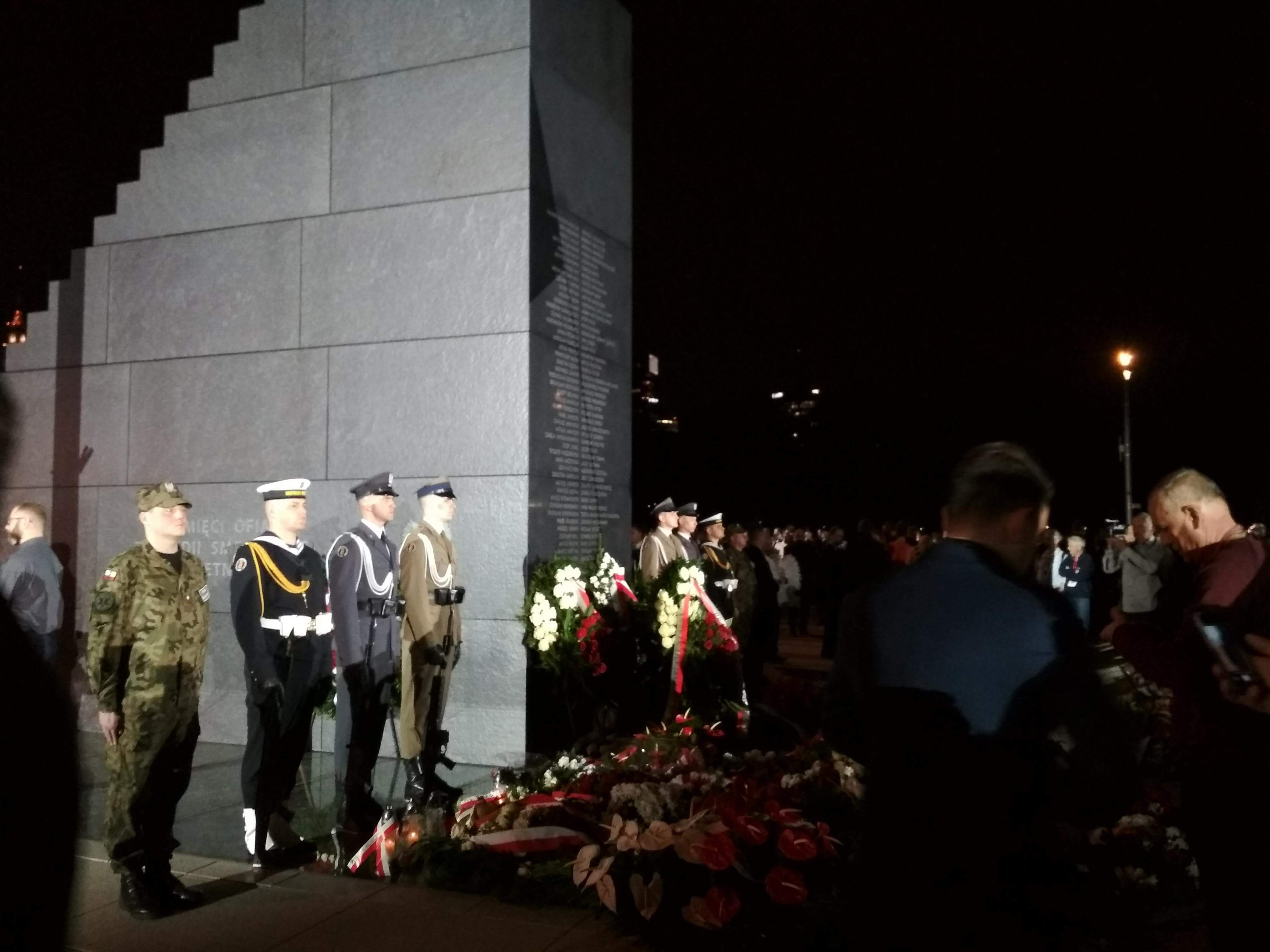 Obchody rocznicy katastrofy smoleńskiej Warszawa - Kacper Witt