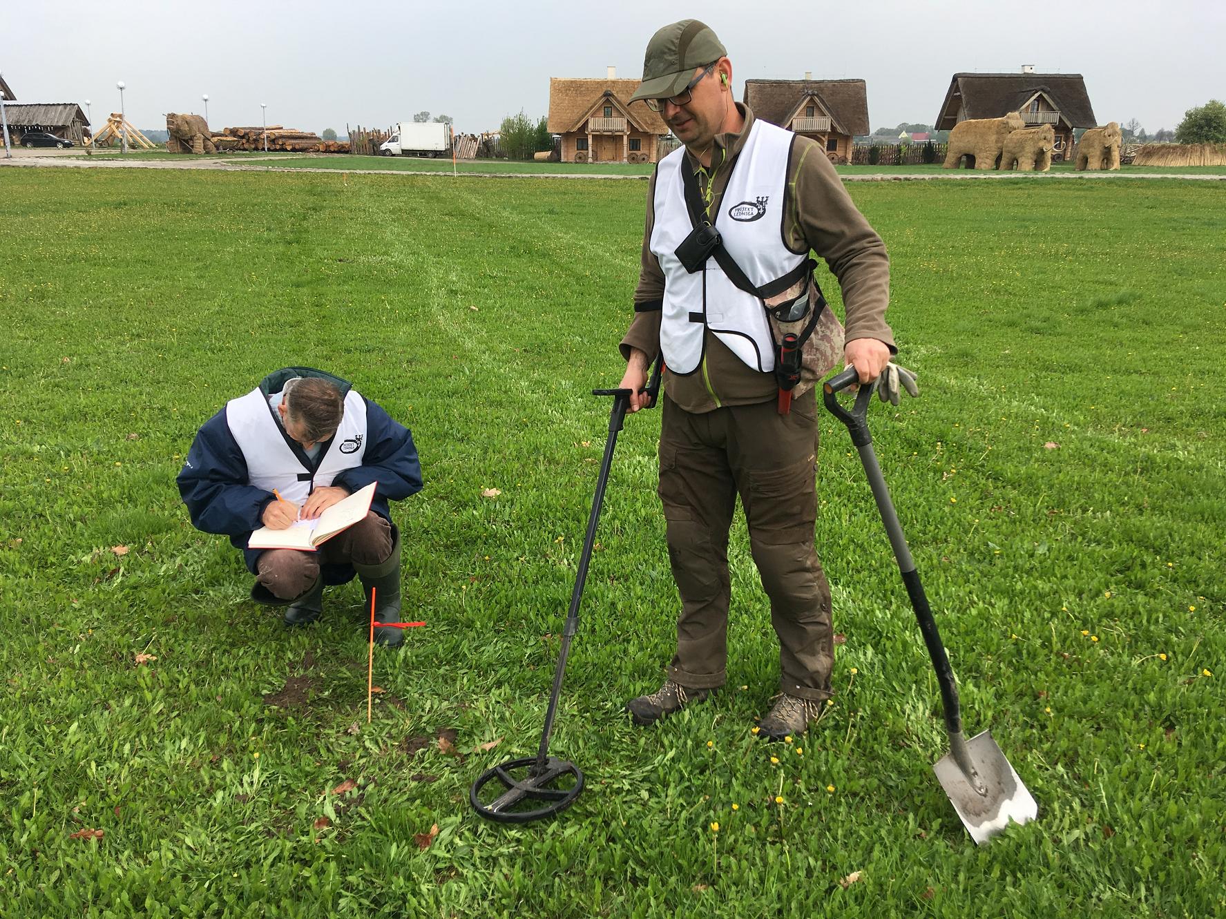poszukiwacze skarbów lednica - Rafał Muniak