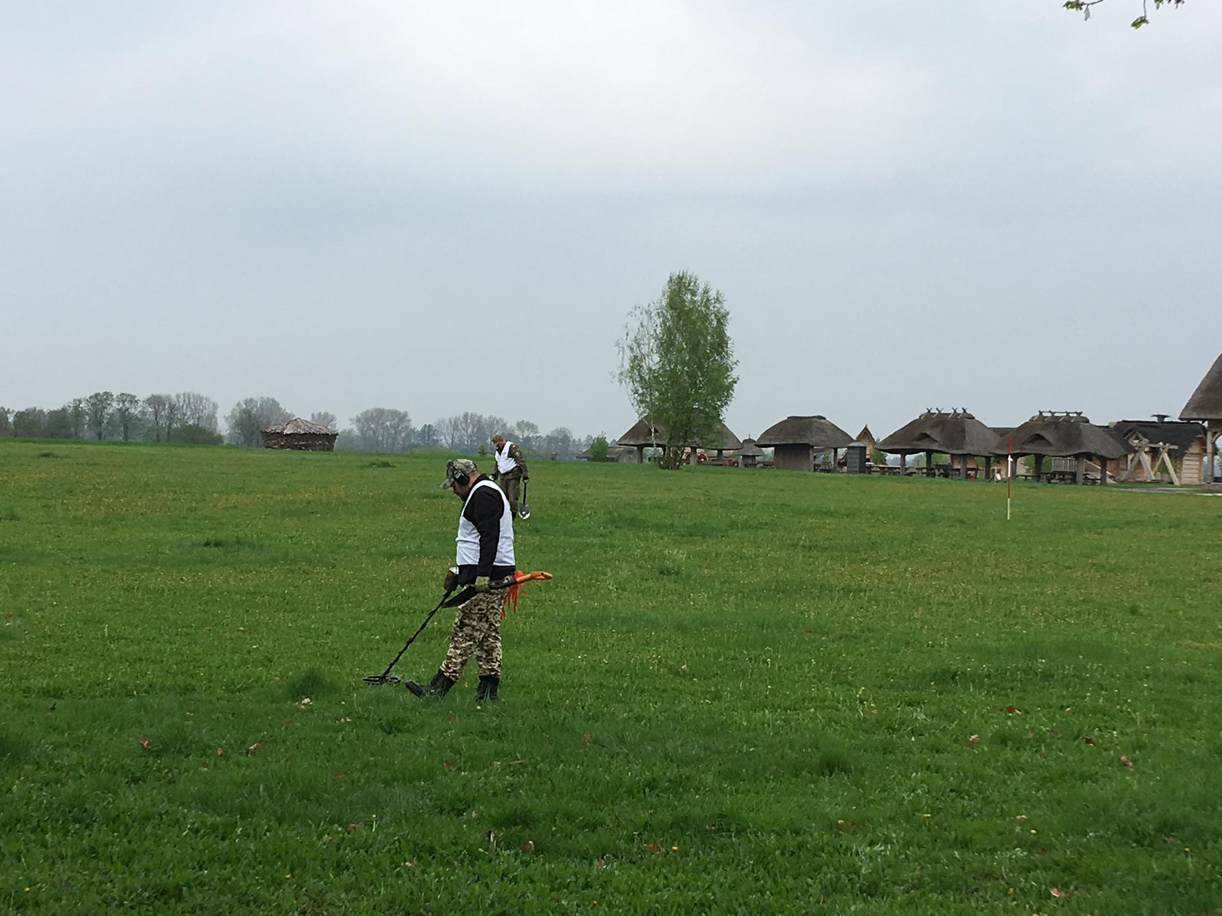 poszukiwacze skarbów lednica - Rafał Muniak