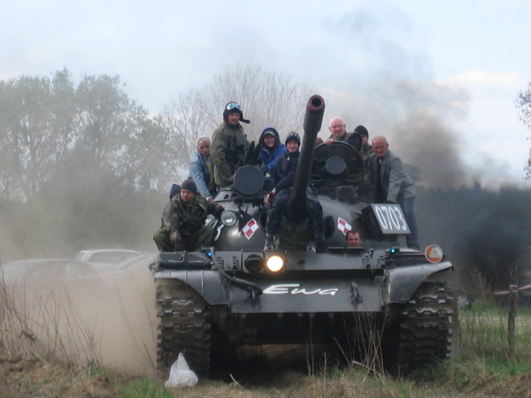 Patria Imiołki czołg festyn dla niepełnospr 3maja2011 - Rafał Muniak