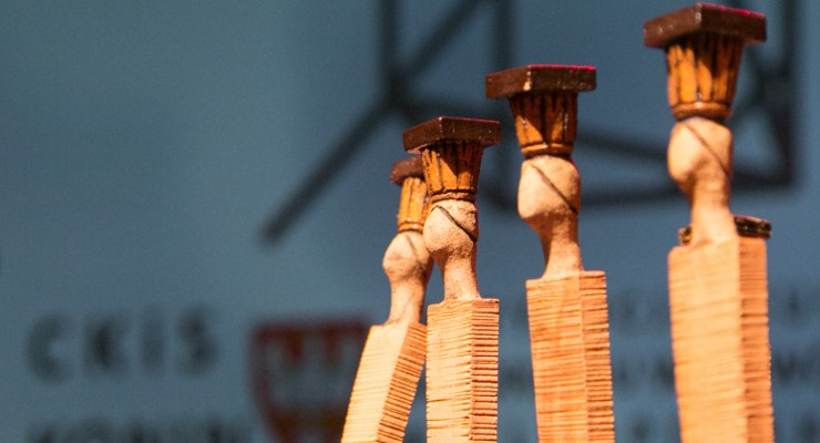 statuetka kariatyda - www.ckis.konin.pl