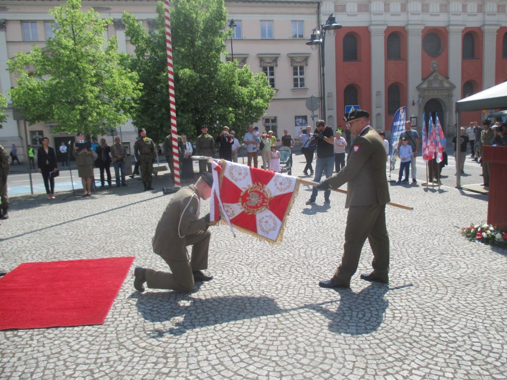 przekazanie sztandaru kalisz - Danuta Synkiewicz