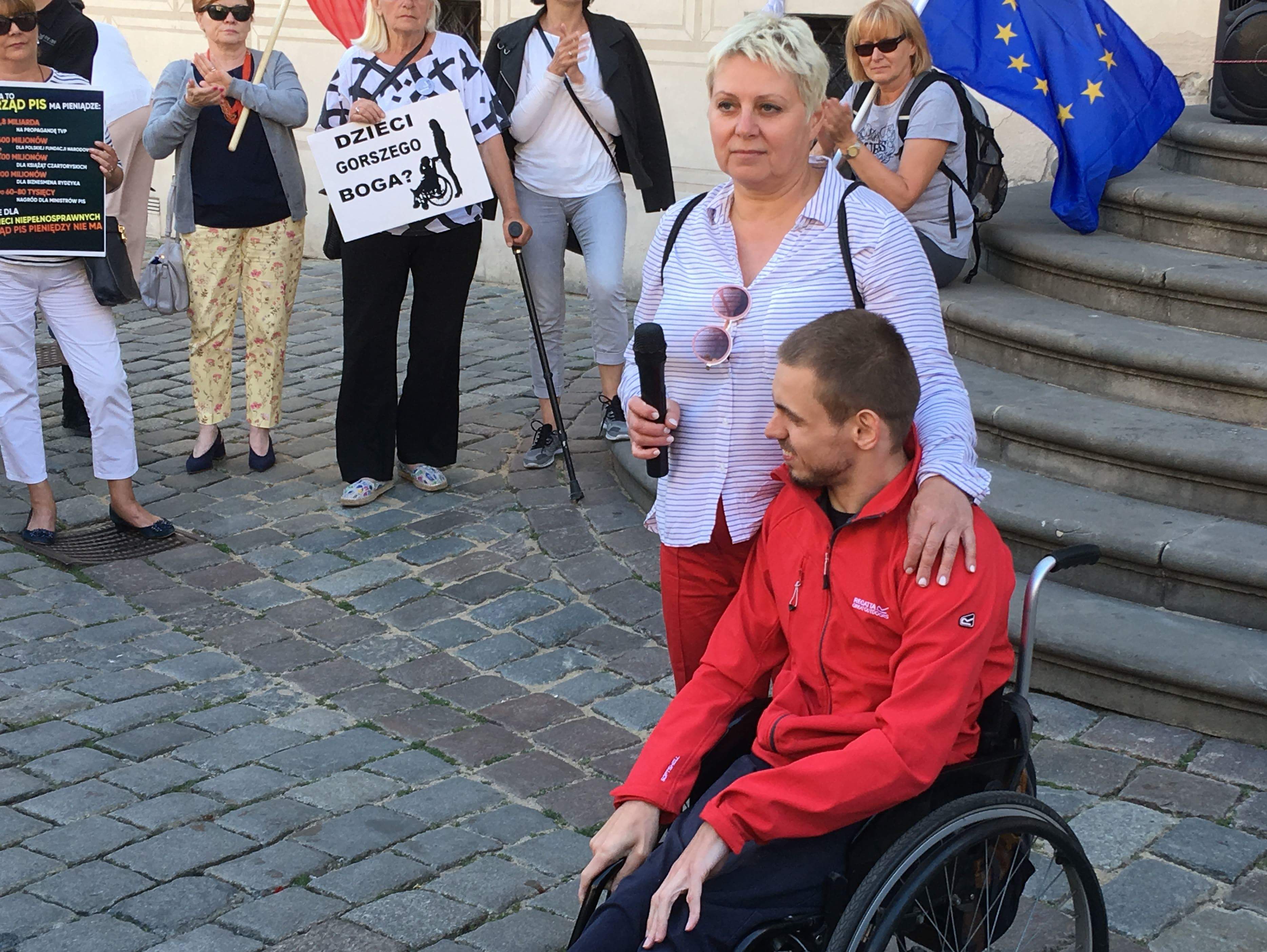 Kod manifestacja ratusz Poznań - Piotr Jaśkowiak