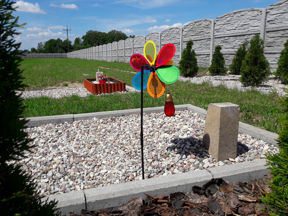 cmentarz dla zwierząt ostrówek - Aleksandra Braciszewska-Benkahla