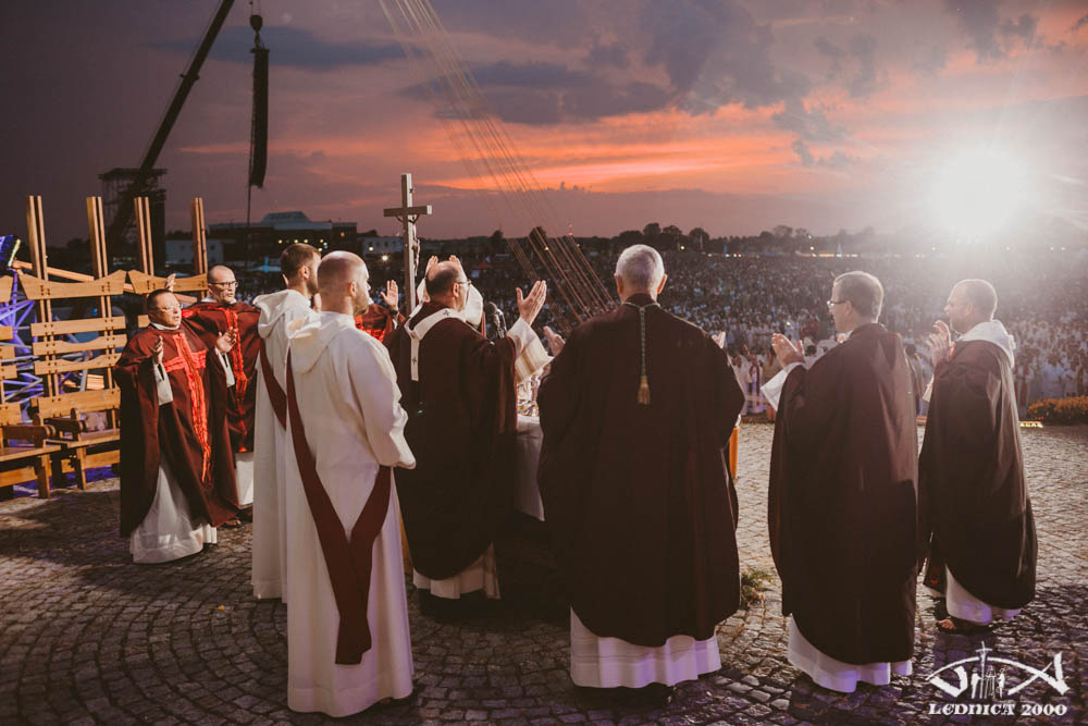 Biuro Prasowe Spotkań Młodych LEDNICA 2000