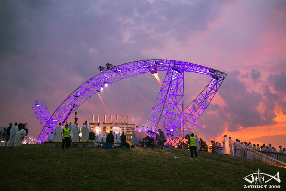 Biuro Prasowe Spotkań Młodych LEDNICA 2000