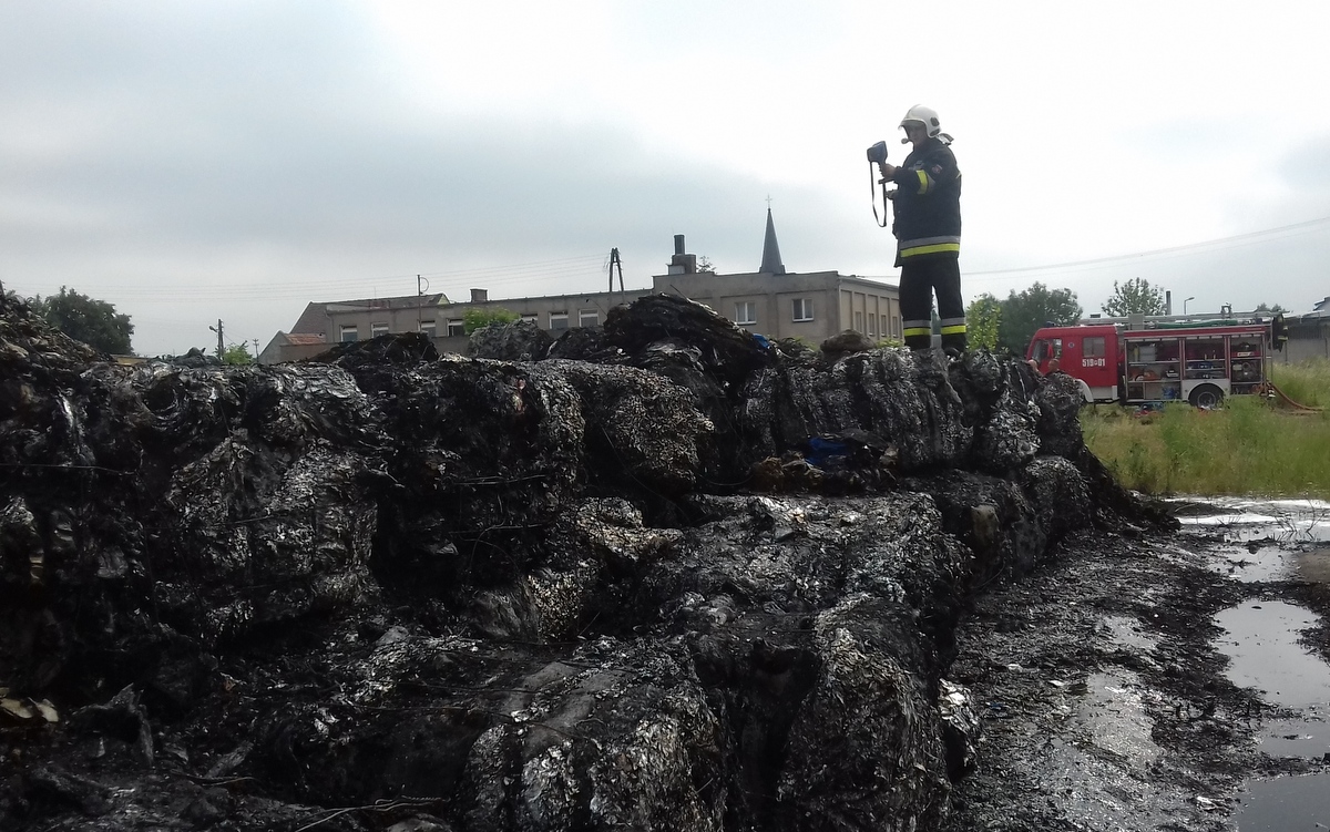 pożar śmieci Kuślin - PSP Nowy Tomyśl