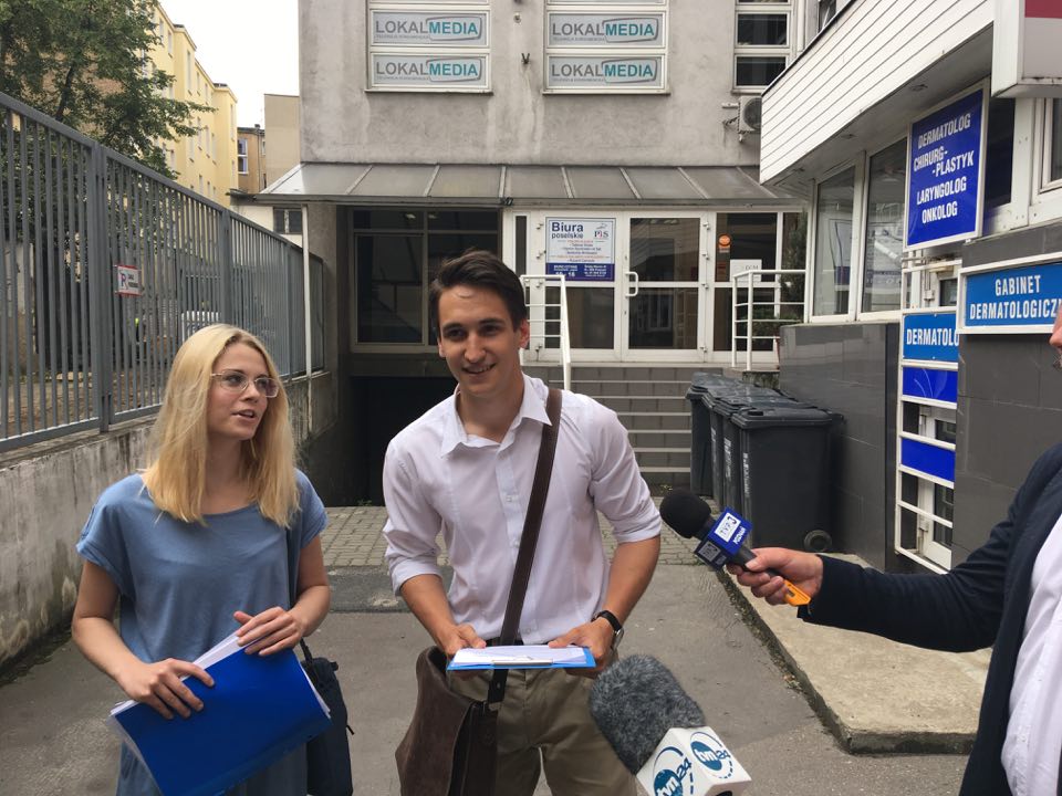 młodzieżówka Nowoczesnej u posła PiS - Piotr Jaśkowiak