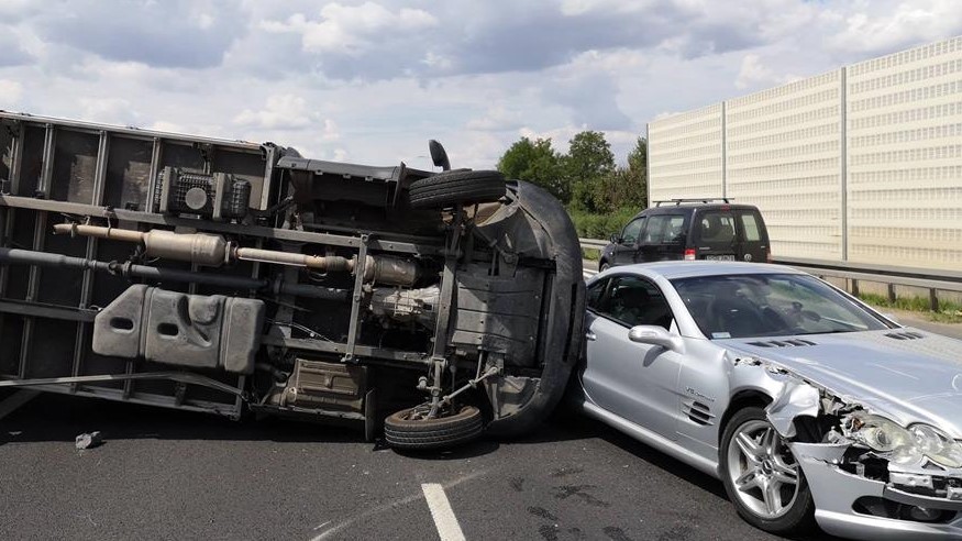 Jaroszki s11 wypadek - Car Center Poznań