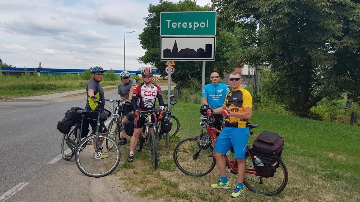 policjanci na rowerach pomagają Konin 2018 - KMP Konin