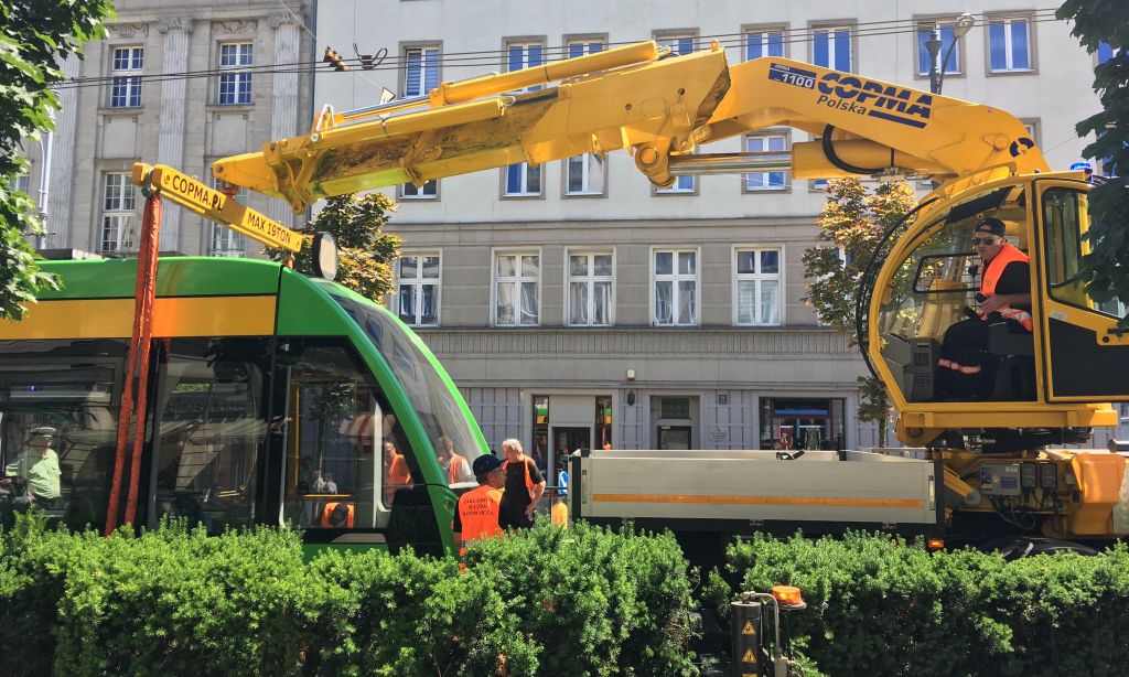 tramwaj wykolejony marcinkowskiego - Adam Michalkiewicz