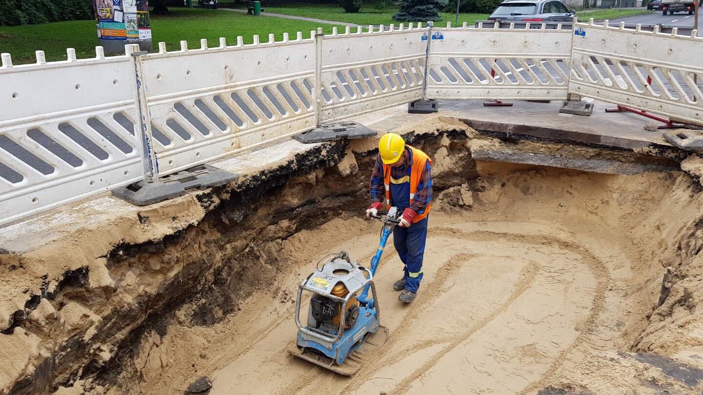 zasypywanie dziury w kaliszu - Danuta Synkiewicz