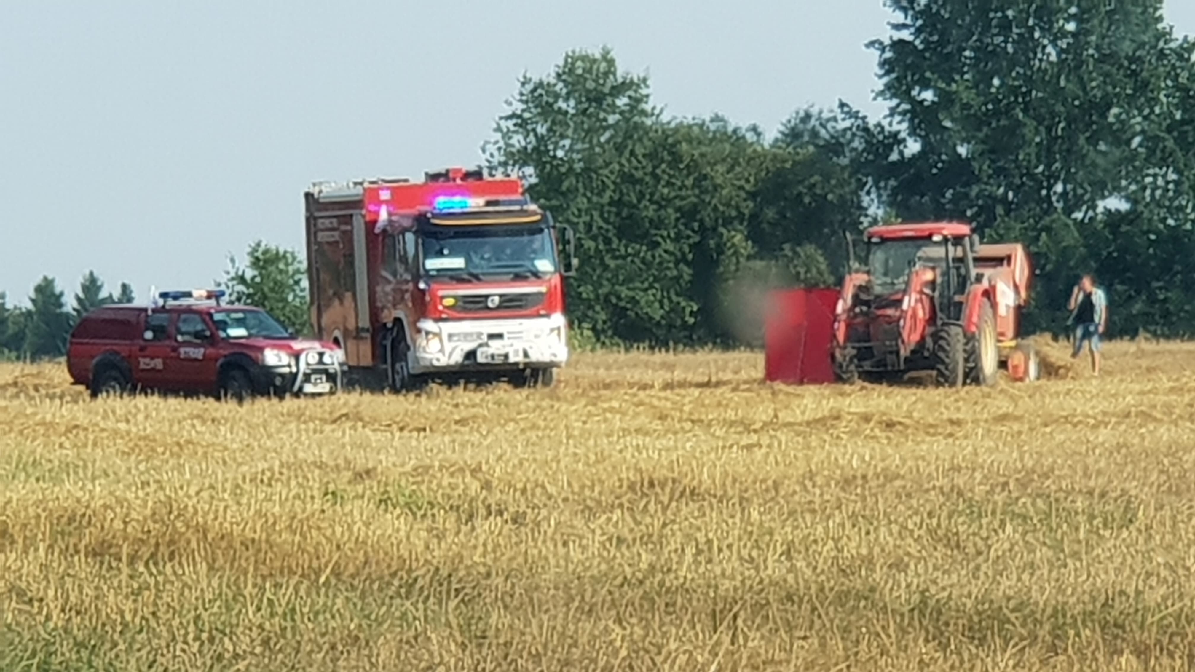 Żniwa traktor pole - Jacek Butlewski