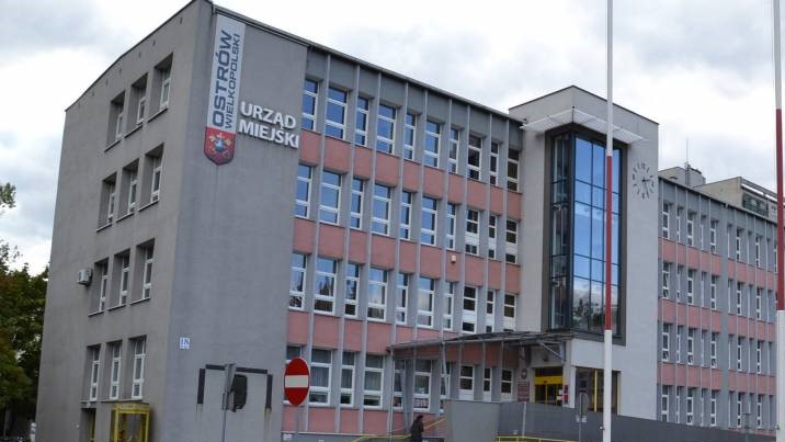 urząd miejski ostrów - UM