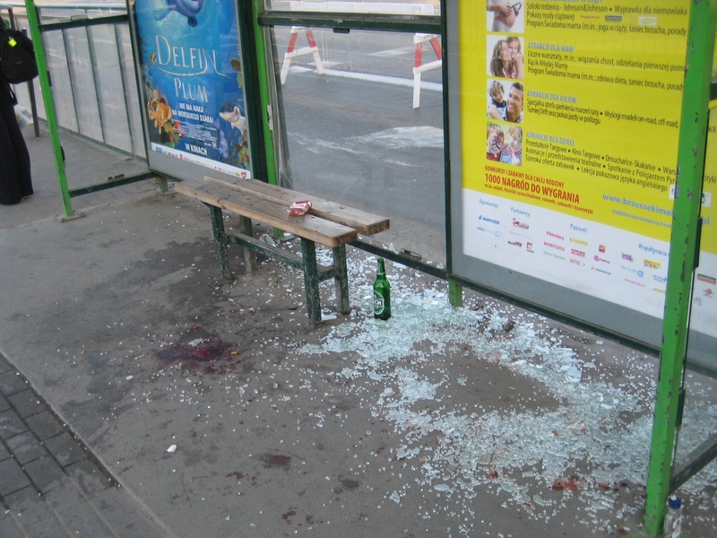 Bałagan na przystanku - Jacek Butlewski