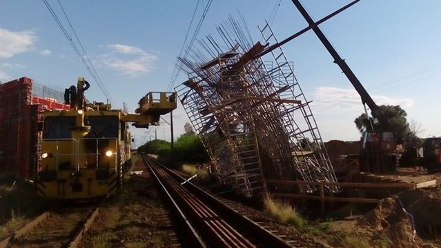 runęło rusztowanie klonówiec s5 - Poznań - Leszno Twitter