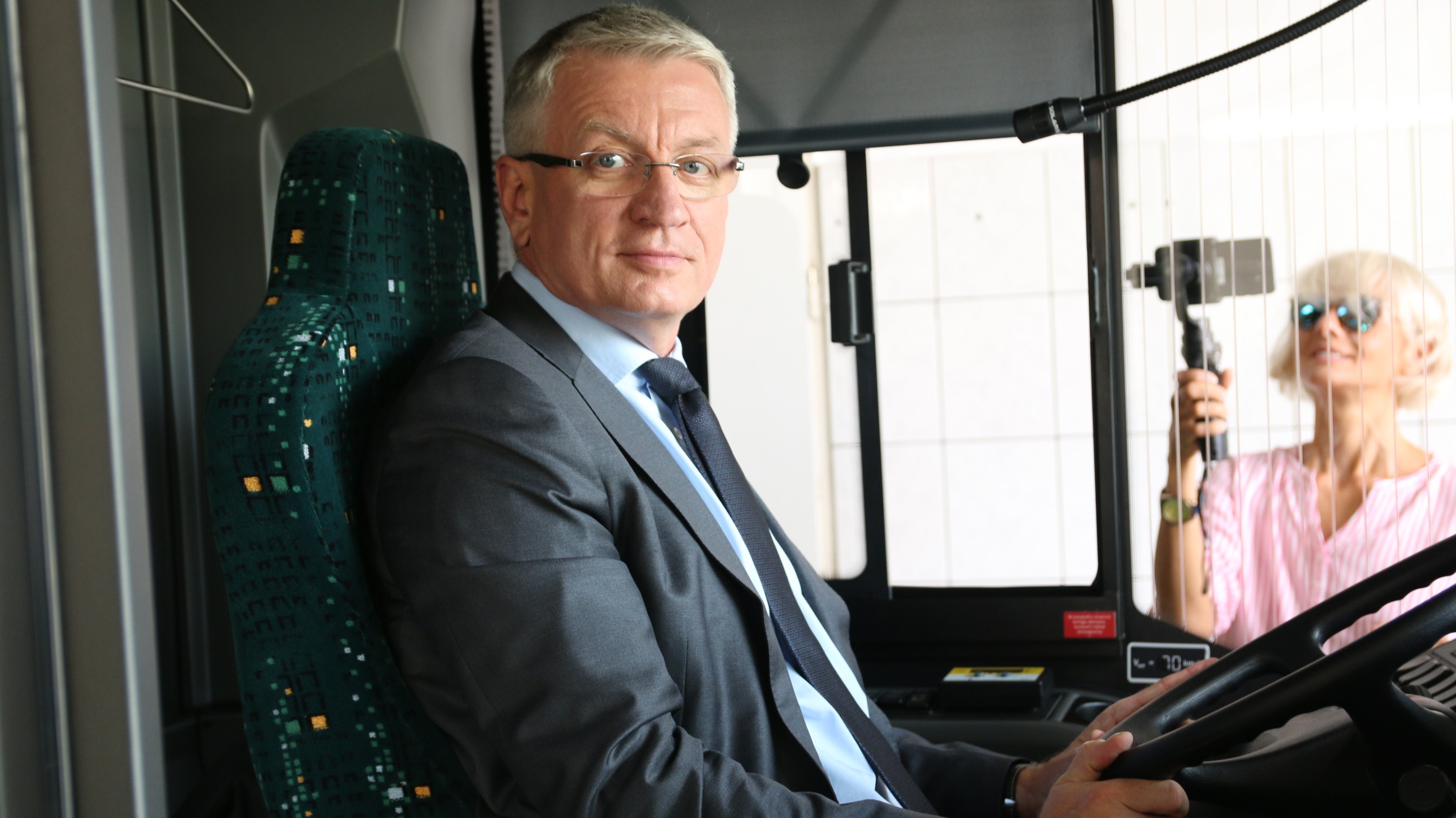 Jacek Jaśkowiak w autobusie solaris mpk - Błażej Prochera