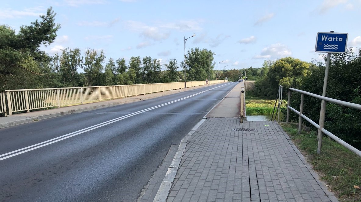 most we wronkach popękany - Zbigniew Hoffmann Twitter