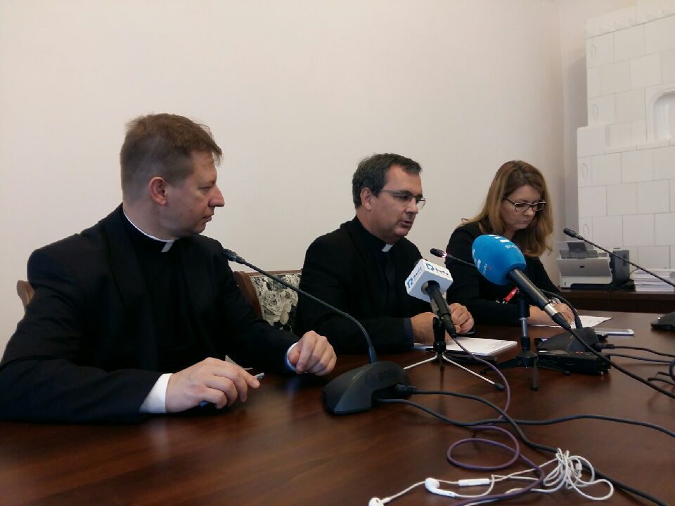 biskupi episkopat obrady - Magdalena Konieczna