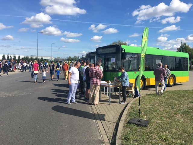 mpk festyn ludzie autobus - Jacek Butlewski