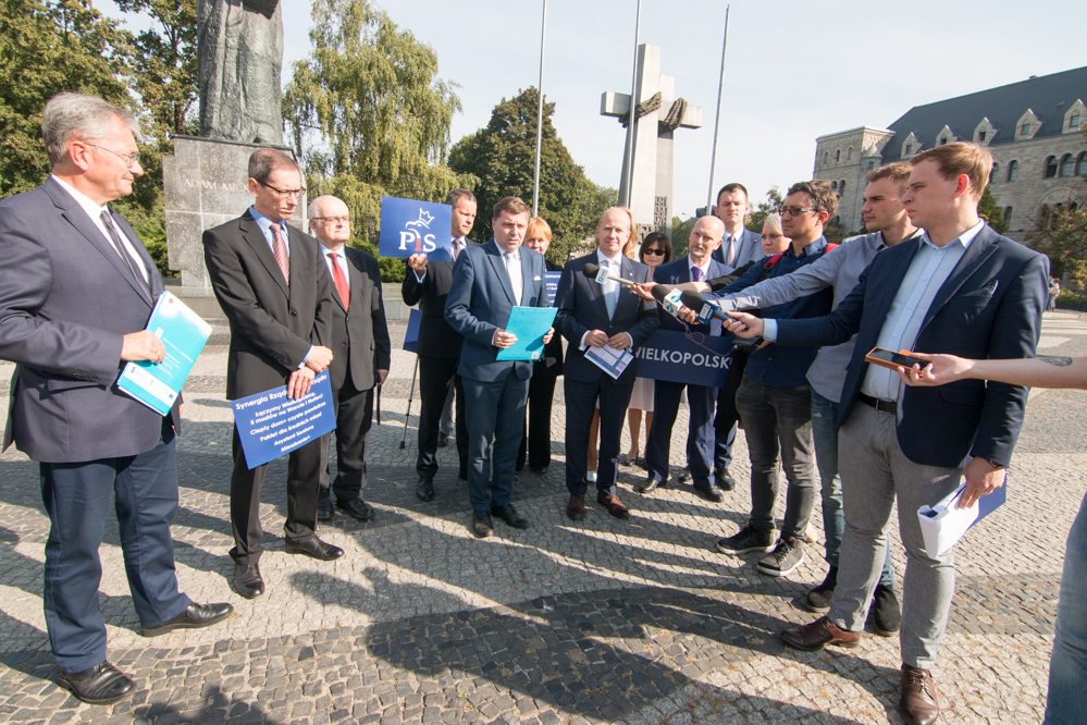 briefing PiS przed wyborami samorządowymi - Wojtek Wardejn