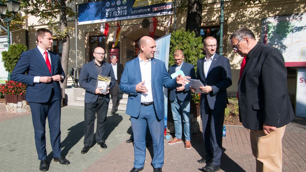 Szymon Szynkowski vel Sęk swarzędz wybory - Wojtek Wardejn