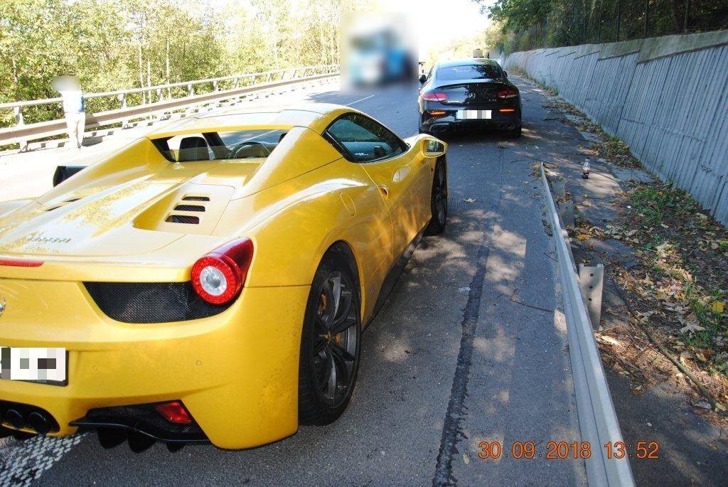 wypadek ferrari w słowacji z poznania - FB: Polícia Slovenskej republiky