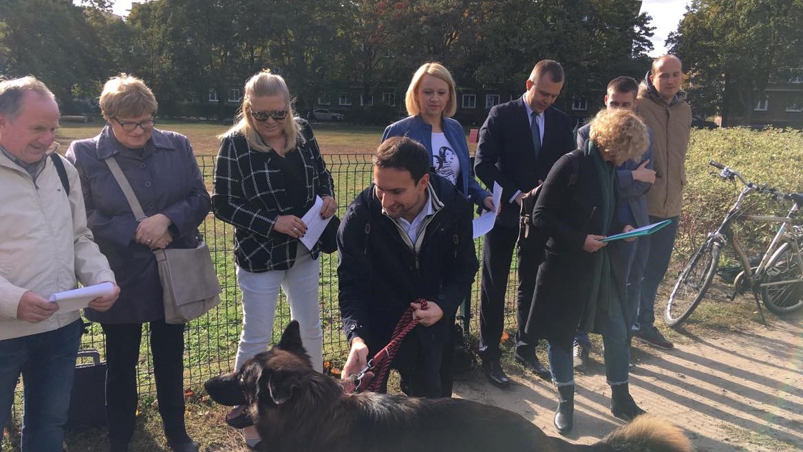 pies barii tomasz lewandowski konferencja - Piotr Jaśkowiak