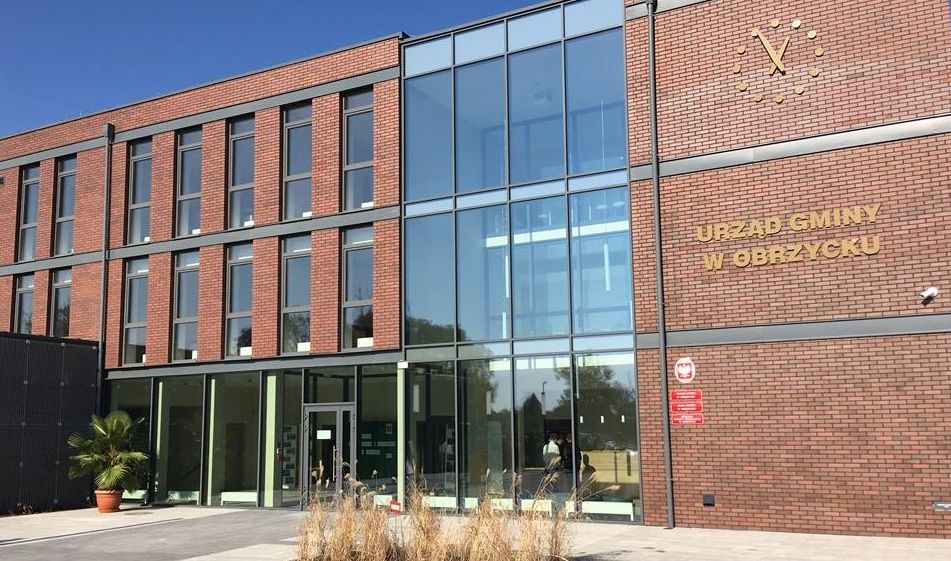 budynek ratusz obrzycko nowa siedziba - Andrzej Ciborski