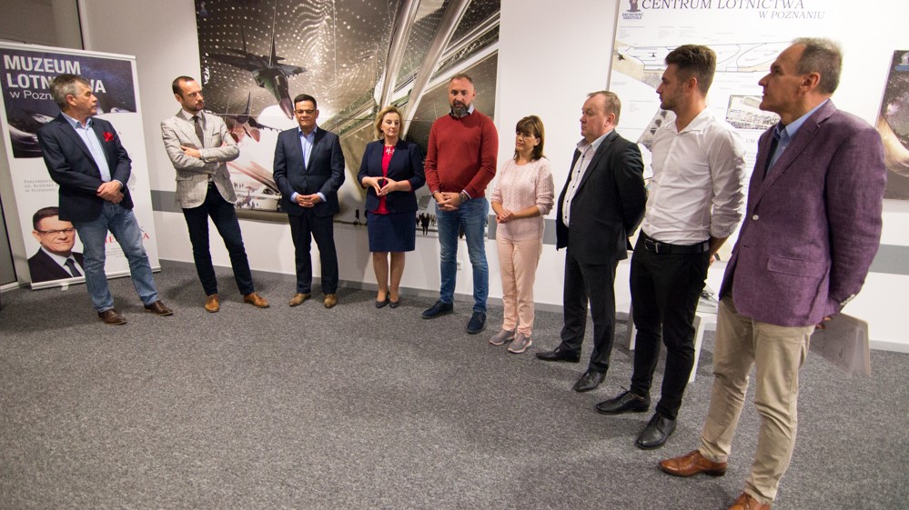 jarosław pucek poparł budowę muzeum lotnictwa - Wojtek Wardejn
