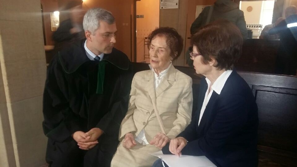 stulatka walczy z kamienicznikiem - Magdalena Konieczna