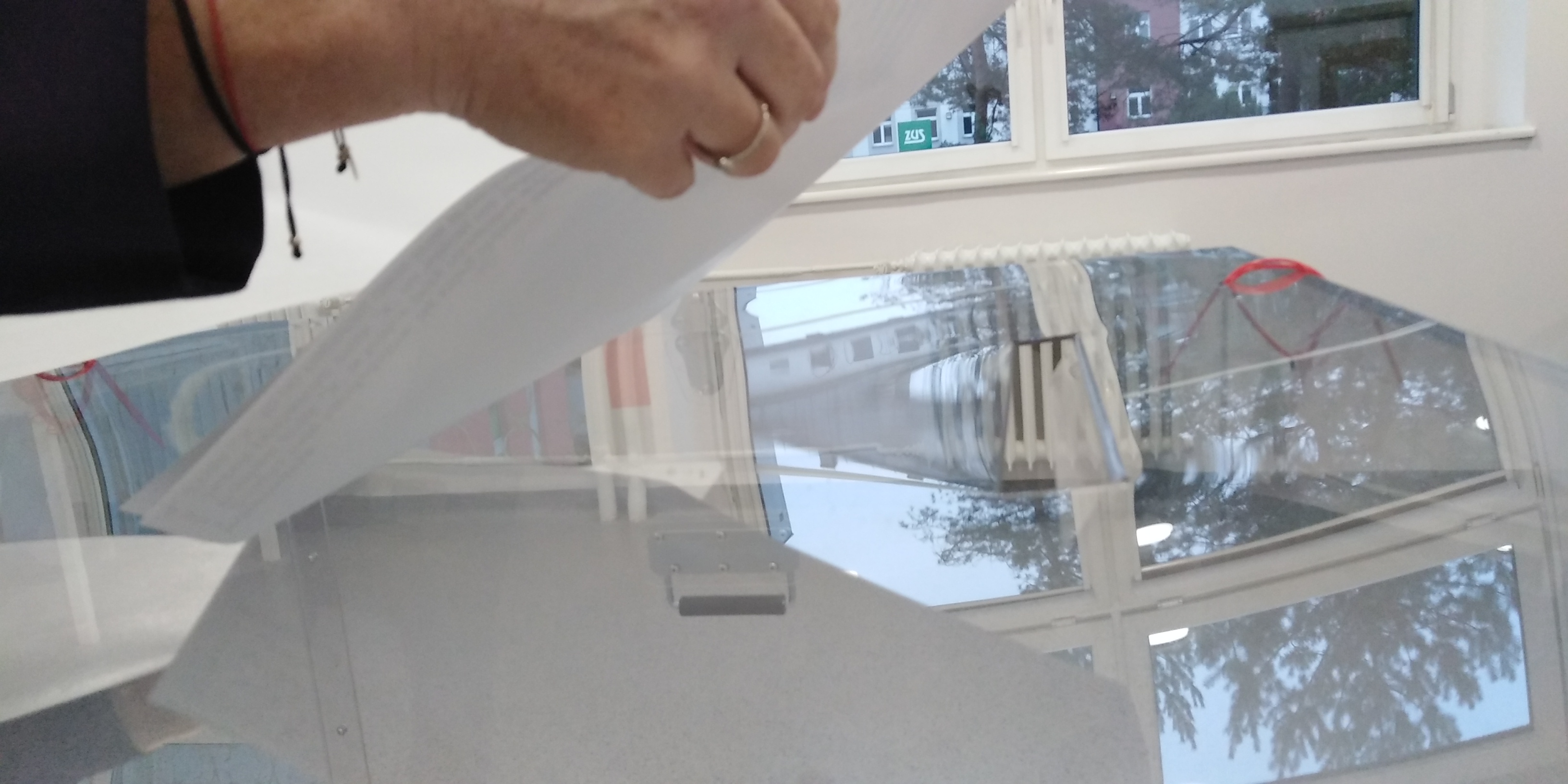 lokal wyborczy poznań łazarz komisja obwodowa 27 - Wojtek Wardejn