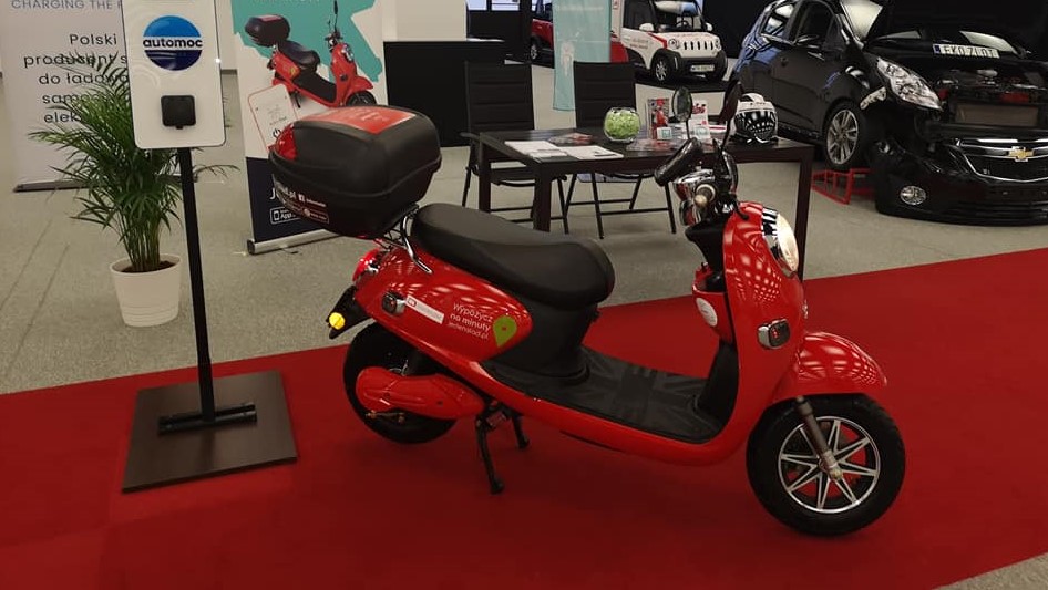 jeden ślad nowy skuter - FB: Jeden Ślad Poznań - miejska sieć skuterów elektrycznych