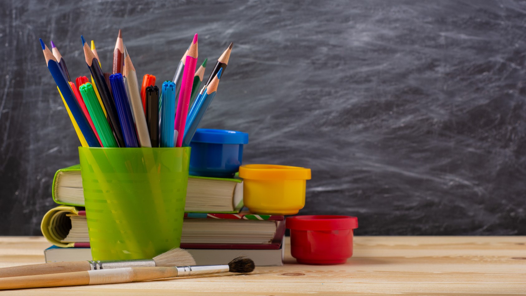 przybory szkolne - fotolia