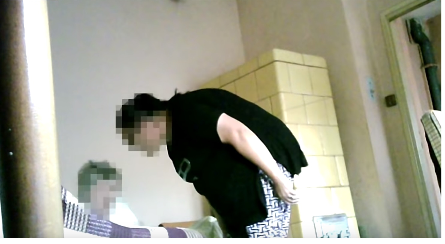 opiekunka mopsu znęcała się nad staruszką - YouTube