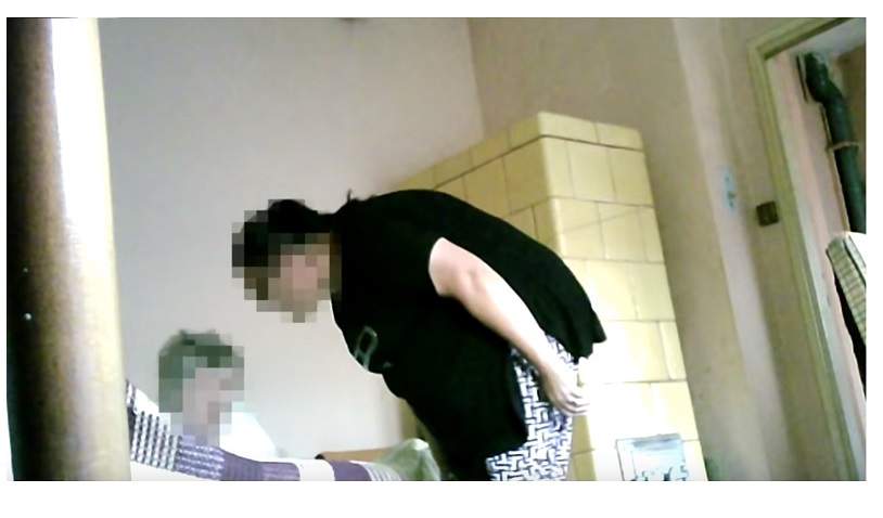 opiekunka mopsu znęcała się nad staruszką - YouTube