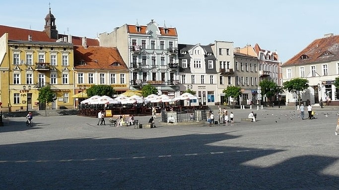 gniezno miasto rynek starówka - archiwum