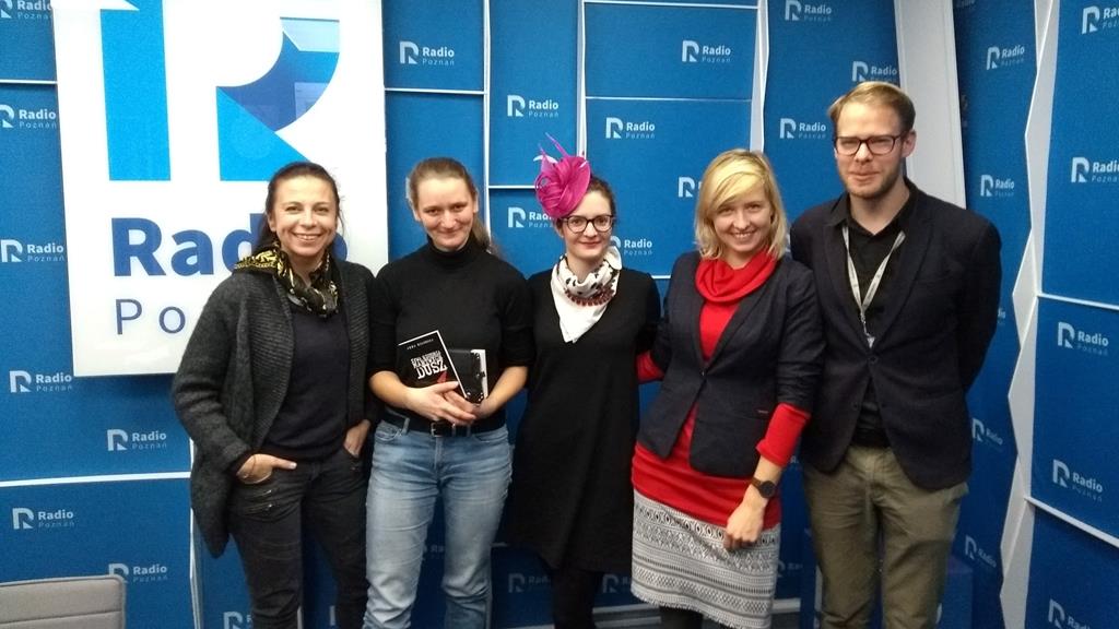 trzy sztuki mała czarna  - Archiwum