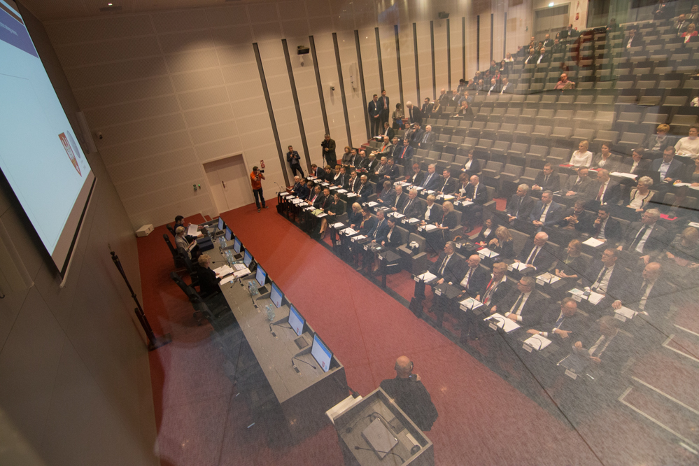 radni sejmik województwa 2018 pierwsze sesja - Wojtek Wardejn - Radio Poznań