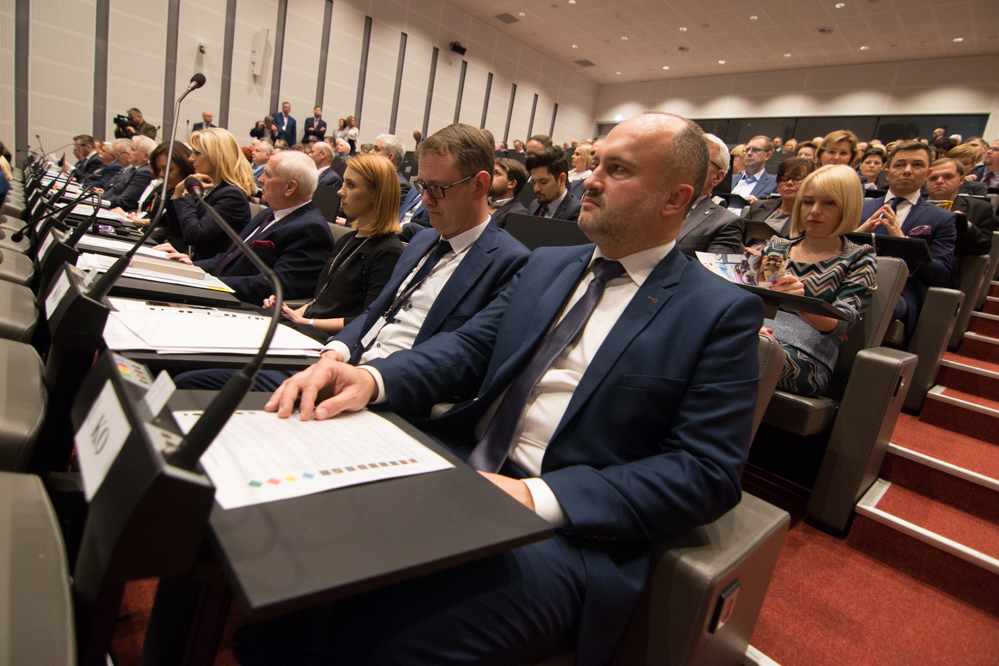 radni sejmik województwa 2018 pierwsze sesja - Wojtek Wardejn - Radio Poznań