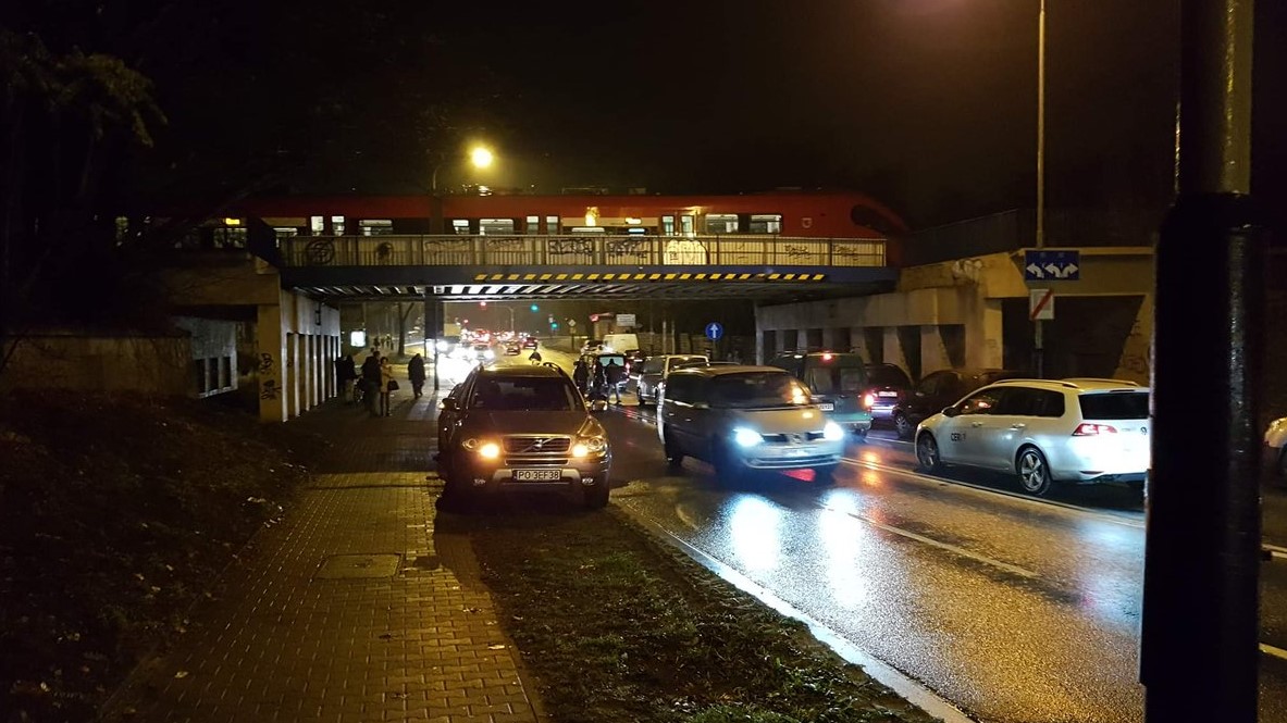 wypadek poznań garbary a wschód - TT: @Poznan_Leszno/Błażej