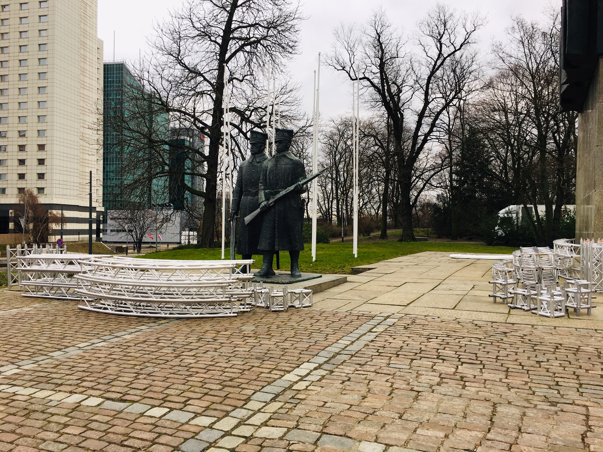 przygotowania pomnik Powstańców Wielkopolskich - Adam Michalkiewicz - Radio Poznań