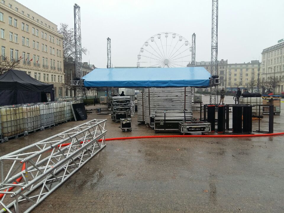 budowa sceny sylwestrowej - Magdalena Konieczna - Radio Poznań