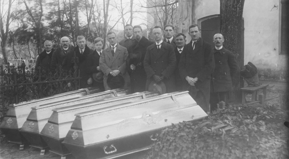 trumny pogrzeb historia