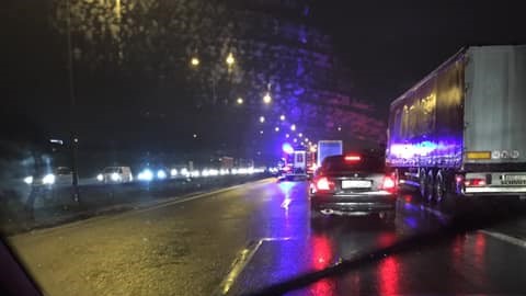 wypadek a2 w kierunku warszawy  - FB: Szymon