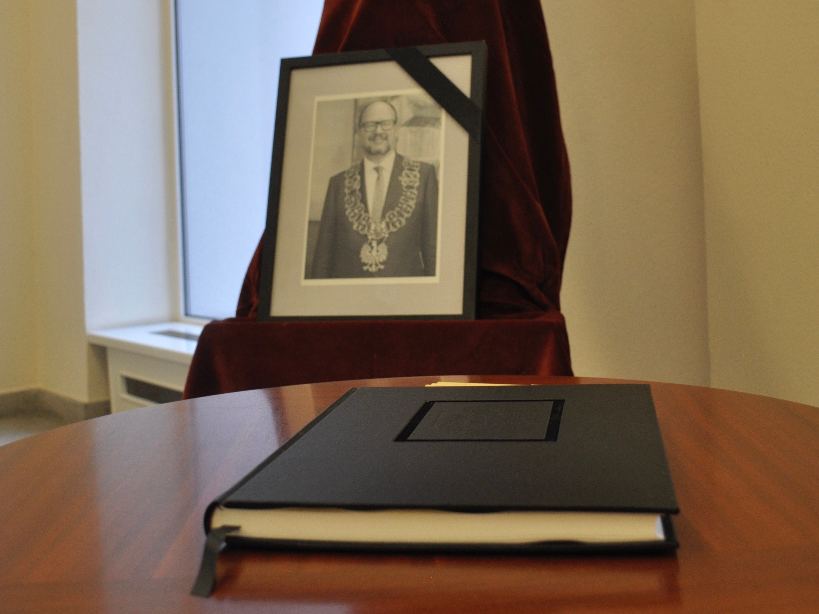 paweł adamowicz księga kondolencyjna urząd miasta - Hubert Jach - Radio Poznań