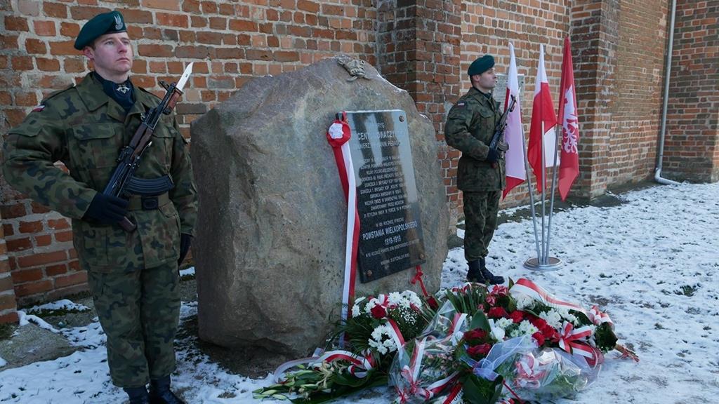 Kamionna odsłonięcie tablicy pamiątkowej poświęconą pułkownikowi piechoty Wojska Polskiego, Wincentemu Nowaczyńskiemu - Kinga Witt - Radio Poznań