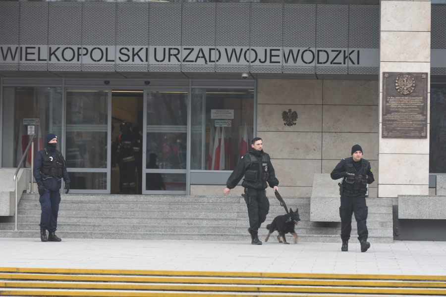 alarm bomowy urząd wojewódzi - Wojtek Wardejn - Radio Poznań