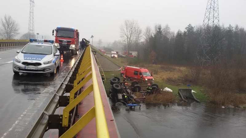 Wypadek piła obwodnica tir rzeka gwda - JRG nr 2 PSP Piła