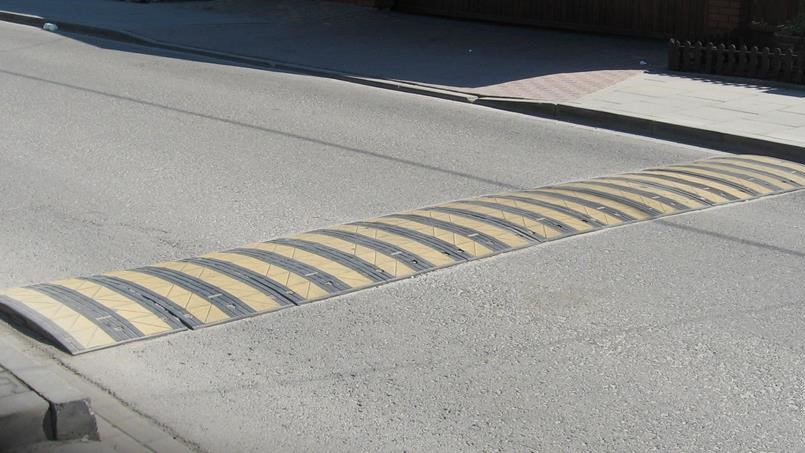 próg zwalniający - Wikipedia